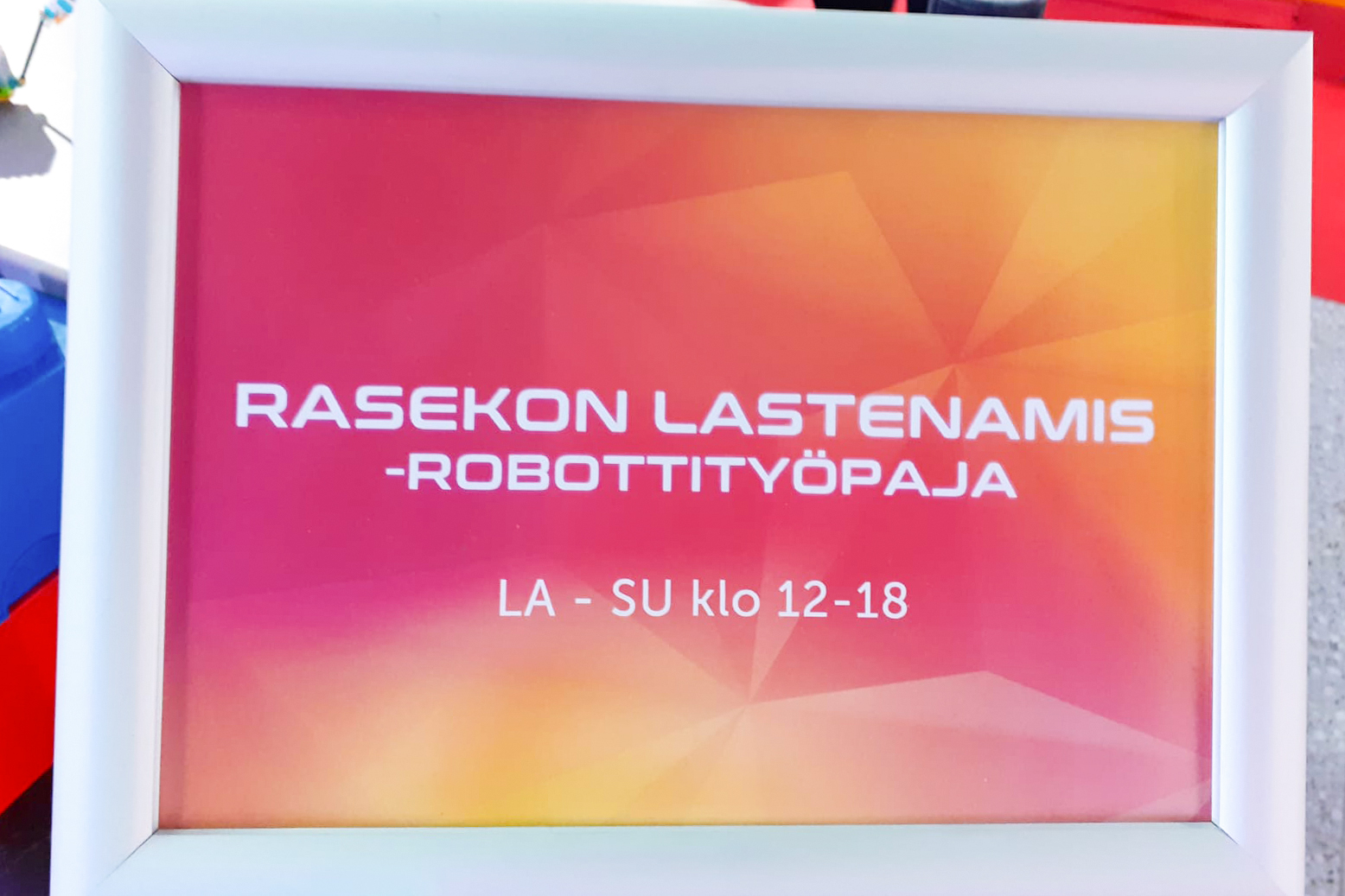 Rasekon lastenamis- kyltti.