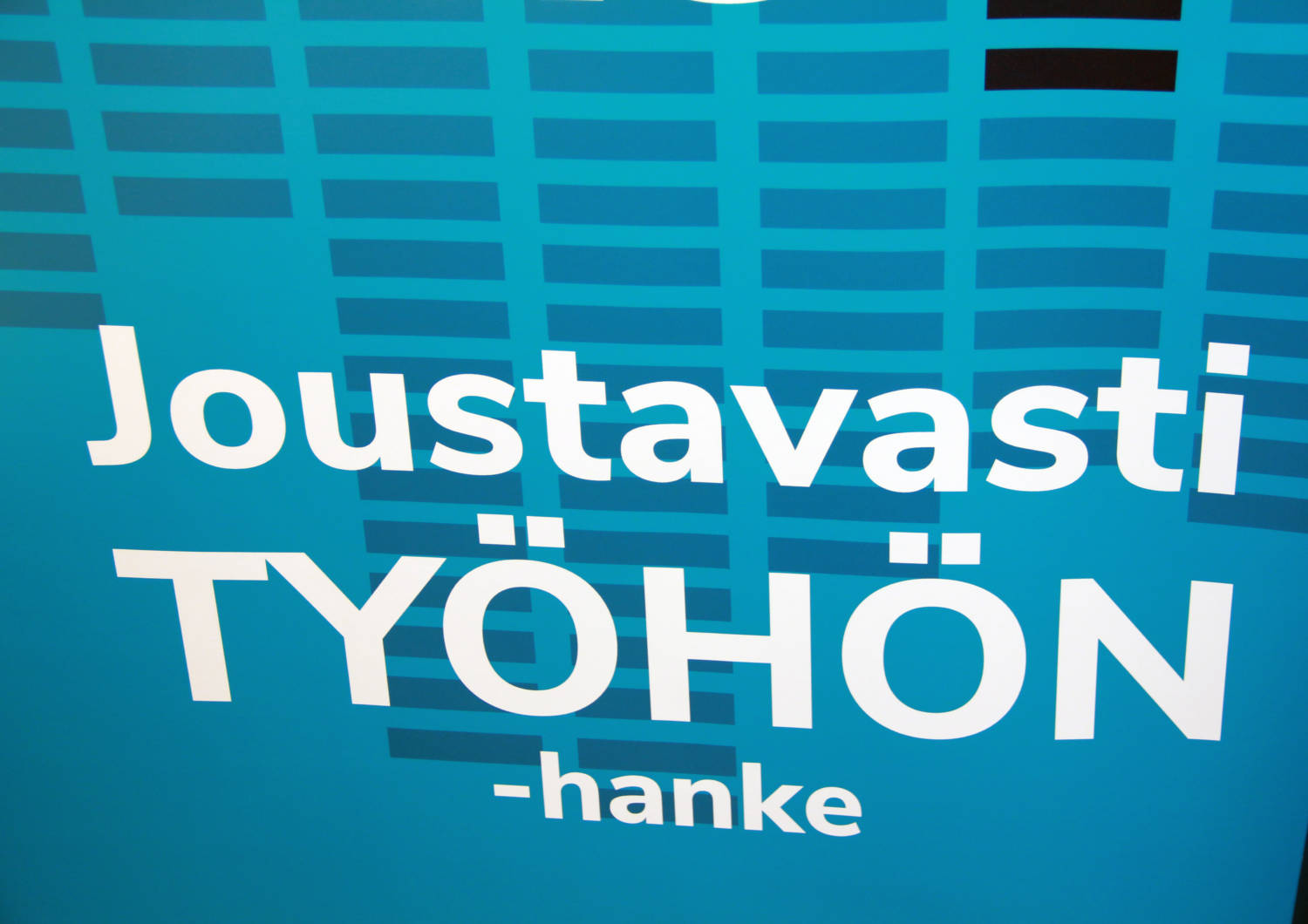 Kuva Joustavasti työhön -hankkeen rollupista.