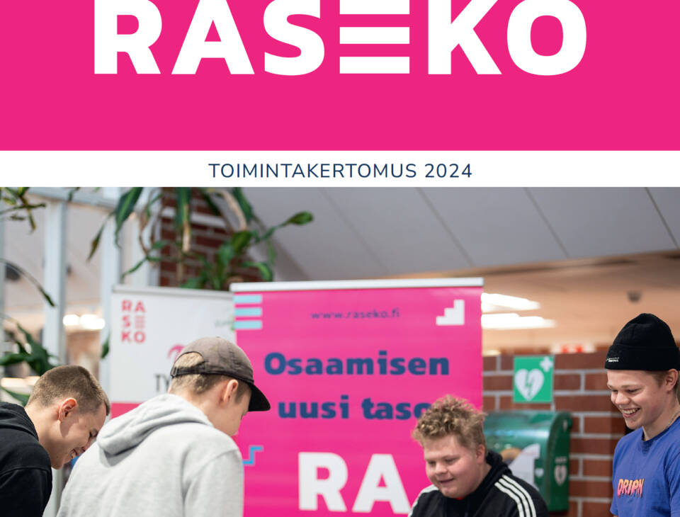 Kuvankaappaus toimintakertomuksen kannesta.